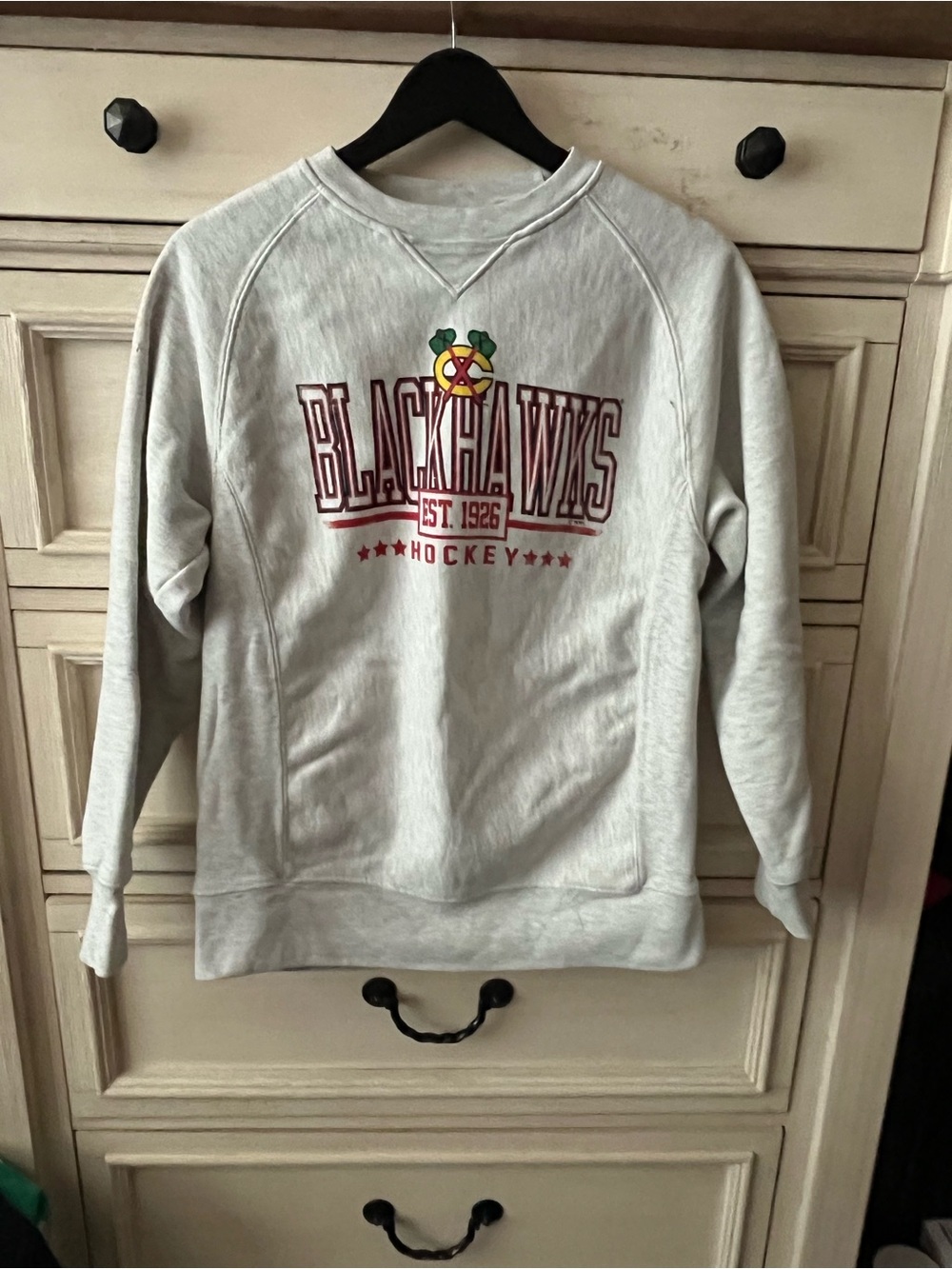 NHL White Crewneck Sweatshirt with Multicolor Chicago Crest